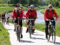 /album/fotogalerie-cyklostezkou-z-hradce-kralove-do-josefova-a-jaromere/cyklostezka-cyklistika-kolari-kolo-vylet-hradec-smirice-jaromer-josefov-kuks1-jpg/