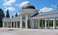 /album/fotogalerie-marianske-lazne-mesto-lazenskych-parku/karolinenquelle-marianske-lazne-jpg1/