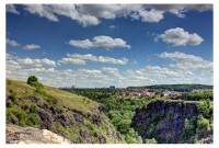 /album/fotogalerie-prirodni-park-divoka-sarka/divoka-sarka-je-prirodni-rezervaci-a-rozprostira-se-na-skalnatych-ubocich-sareckeho-potoka-a-na-stepich-jpg/