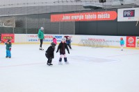 /album/fotogalerie-verejne-zimni-brusleni-klluziste-v-galerii-harfa/img-1337-jpg/