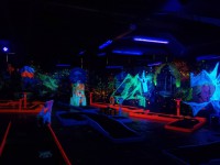 /album/fotogalerie-prague-golf-and-games-prvni-black-light-adventure-minigolf-v-praze-stolni-hry-a-unikove-hry/praguegolfandgames5-jpg1/