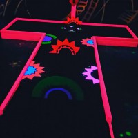 /album/fotogalerie-prague-golf-and-games-prvni-black-light-adventure-minigolf-v-praze-stolni-hry-a-unikove-hry/praguegolfandgames7-jpg/