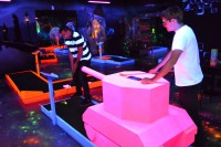 /album/fotogalerie-prague-golf-and-games-prvni-black-light-adventure-minigolf-v-praze-stolni-hry-a-unikove-hry/praguegolfandgames10-jpg1/