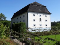/album/fotogalerie-muzeum-motokol-a-galerie-klobouku-nove-hrady/pohled-na-budovu-muzea-od-domku-zahradnika-jpg1/