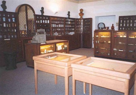 ceske-farmaceuticke-muzeum-hospital-kuks - treti misrnost reflektář