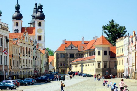 pohadkovy-dum-v-telci - město