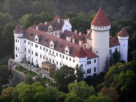 zamek-konopiste-narodni-kulturni-pamatka