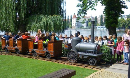 detsky-vlacek-cesky-lvicek-na-slovanskem-ostrove