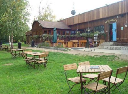 areal-seberak-na-rybniku-vyrostou-luxusni-hausboty