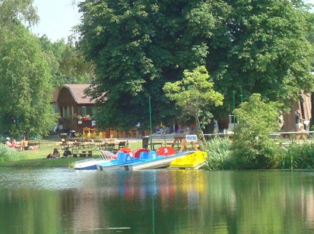 areal-seberak-na-rybniku-vyrostou-luxusni-hausboty