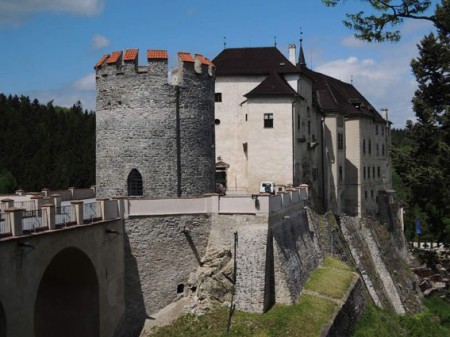 hrad-cesky-sternberk - jizni-nadvori